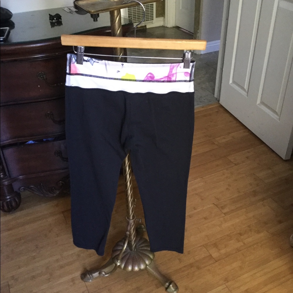 LULULEMON capris size 6